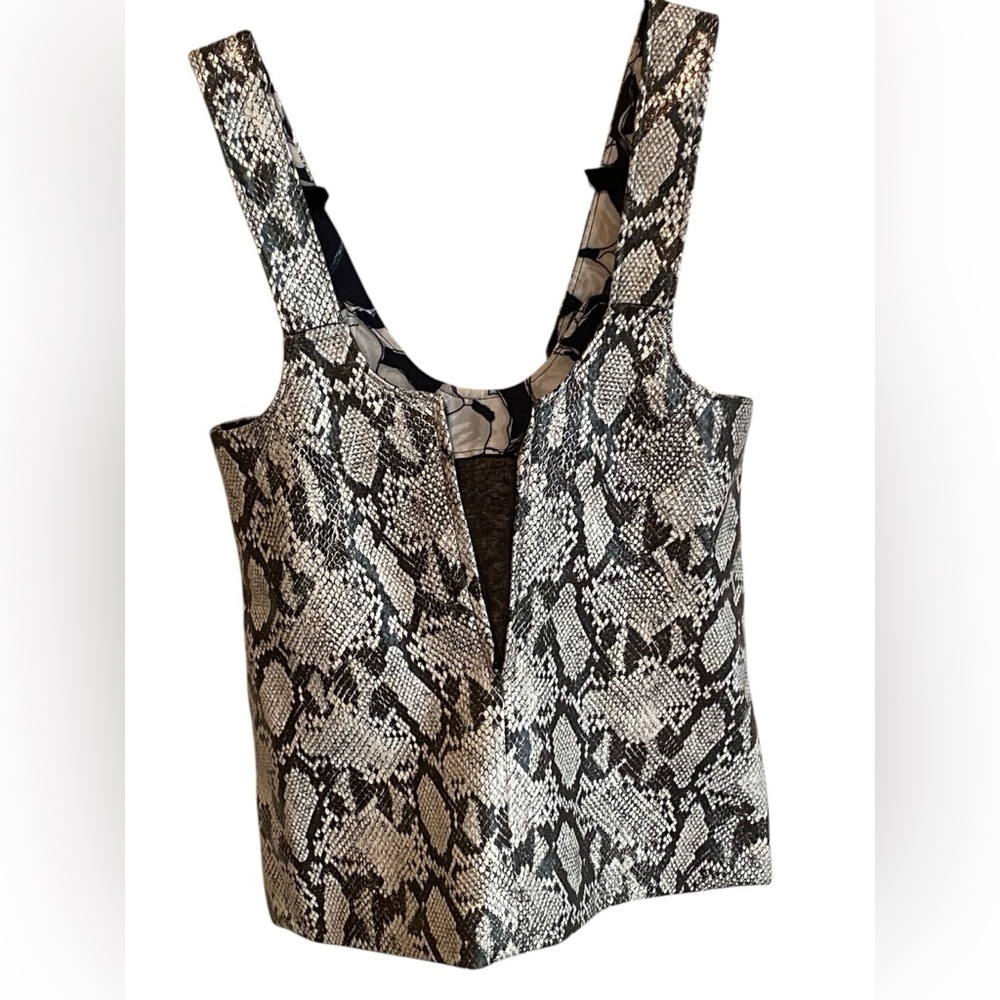 Snakeskin Print Tank Top - Picture 4 of 4